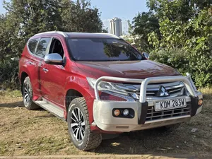 Mitsubishi Pajero Sport 2017 Red