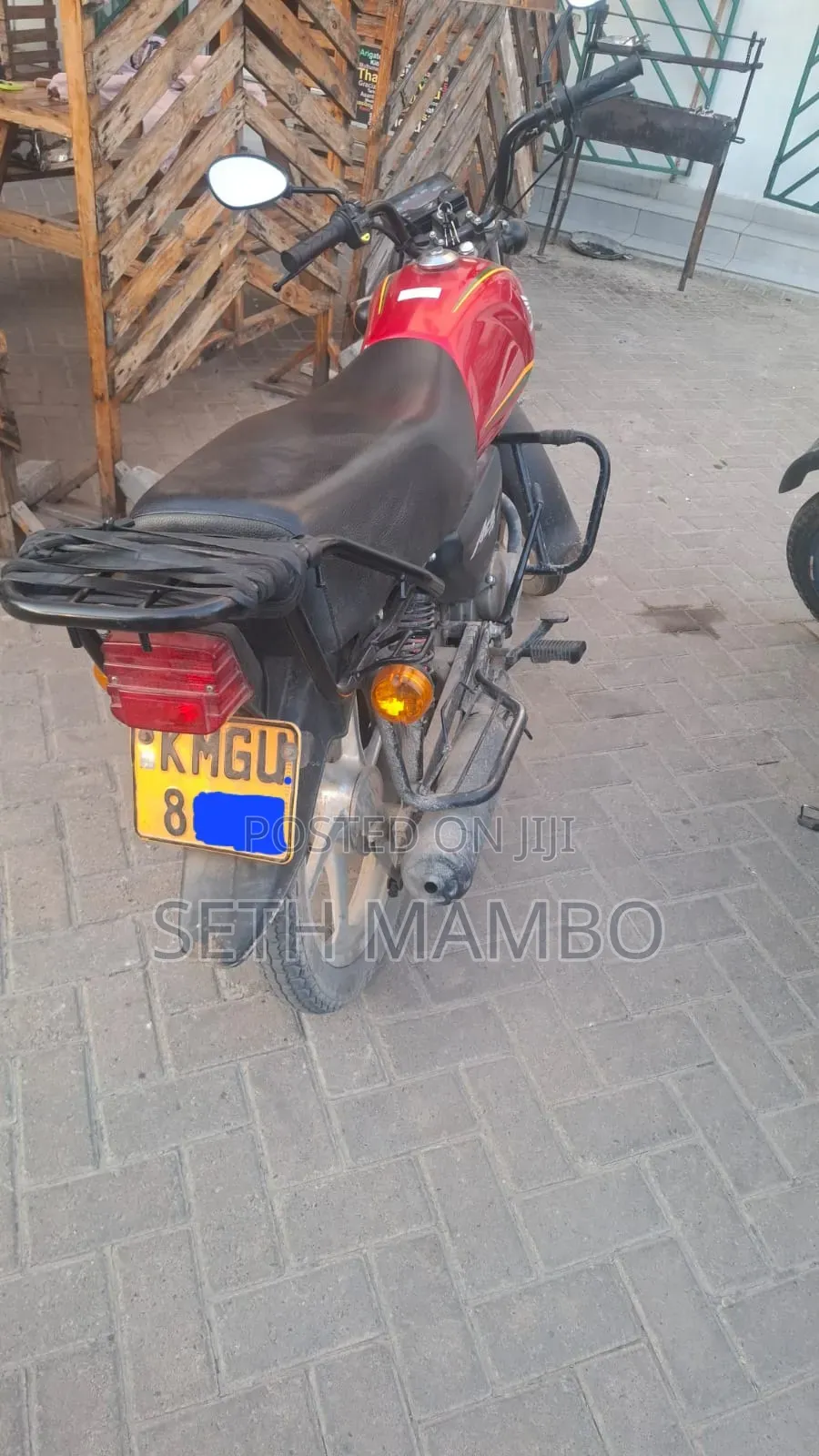 Honda CB 2025 Red