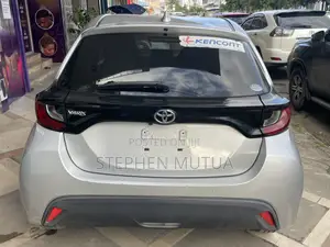 Toyota Yaris 2020 Silver