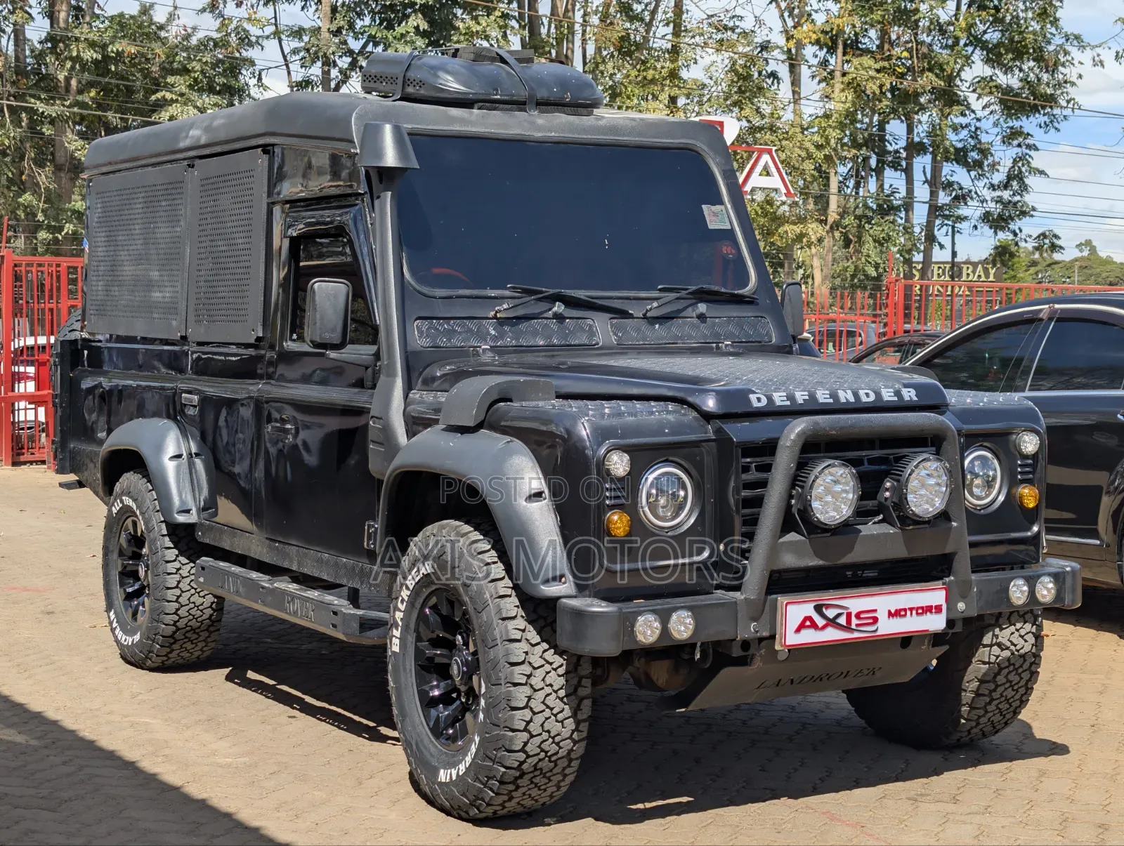 Land Rover Defender 2004 Black