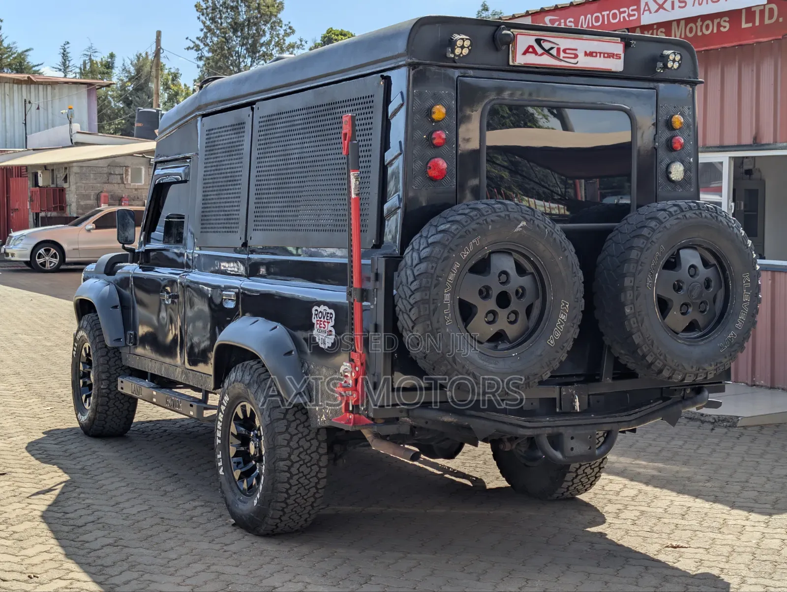 Land Rover Defender 2004 Black