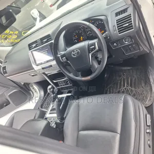 Toyota Land Cruiser Prado 2.8 2021 White