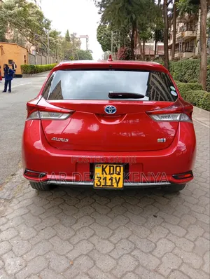 Toyota Auris 2018 Red