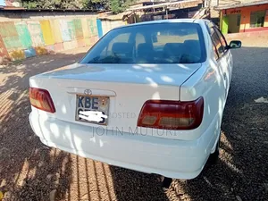 Toyota Carina 2000 White