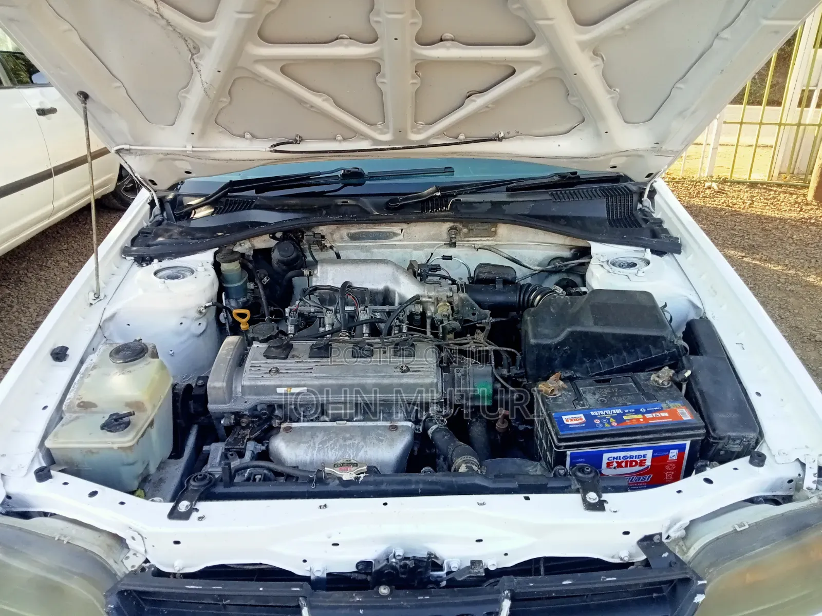Toyota Carina 2000 White