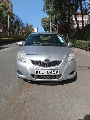 Toyota Belta 2009 Silver