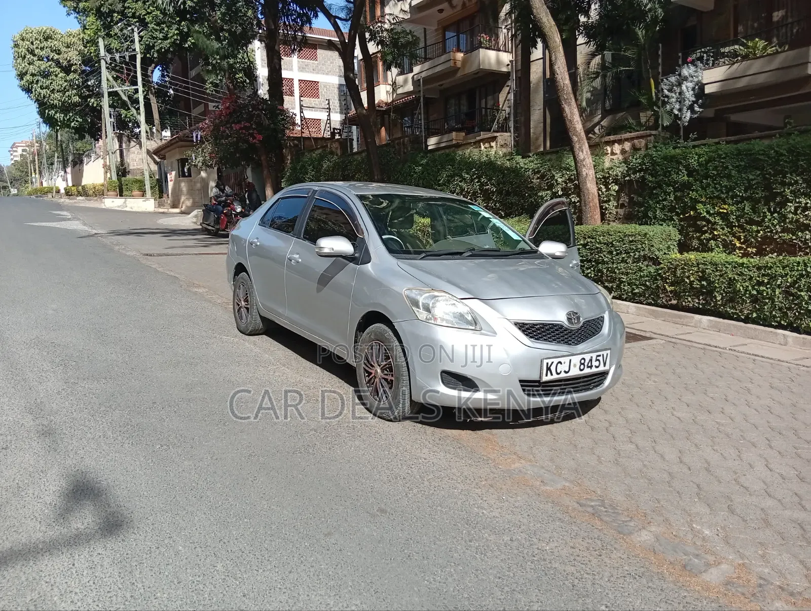 Toyota Belta 2009 Silver