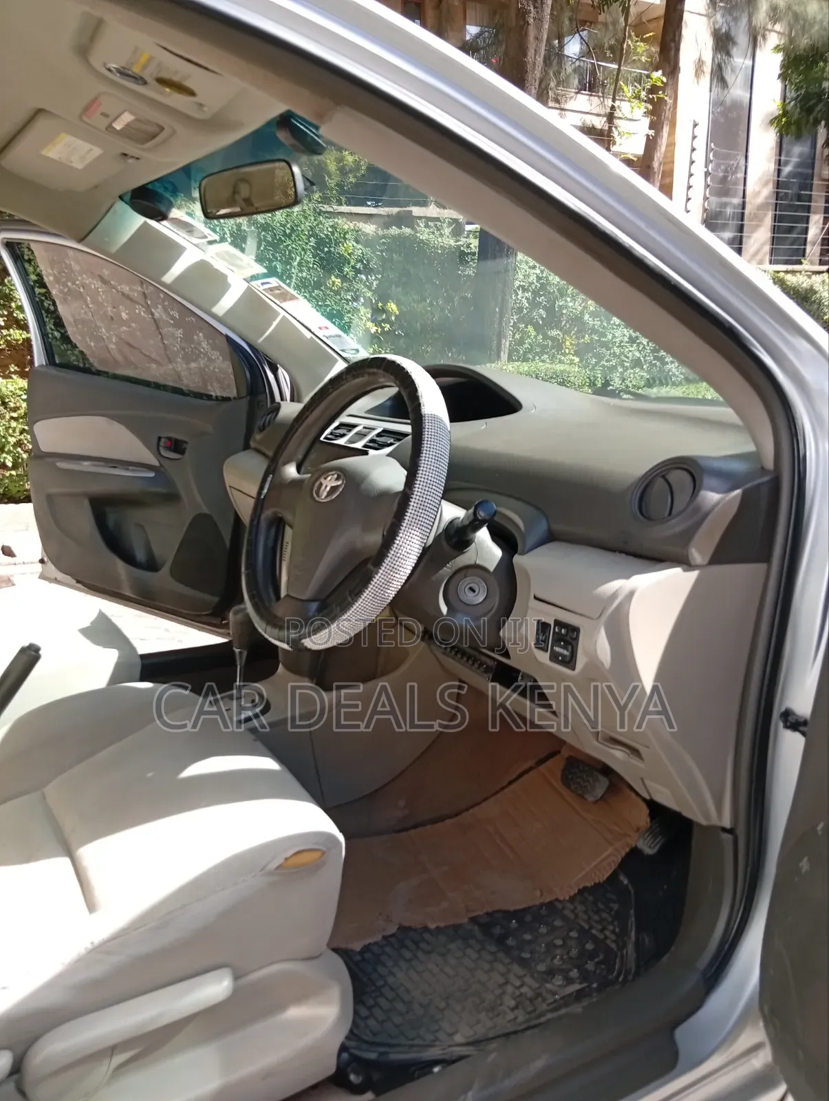 Toyota Belta 2009 Silver