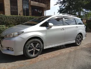 Toyota Wish 2012 Silver