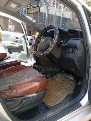 Toyota Wish 2012 Silver
