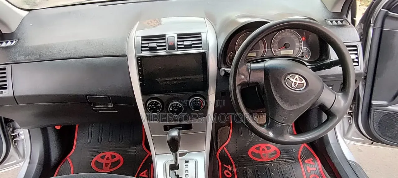 Toyota Corolla Fielder 2010 Silver