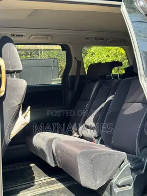 Toyota Vellfire V 2.4 FWD 8-Seater 2010 Black