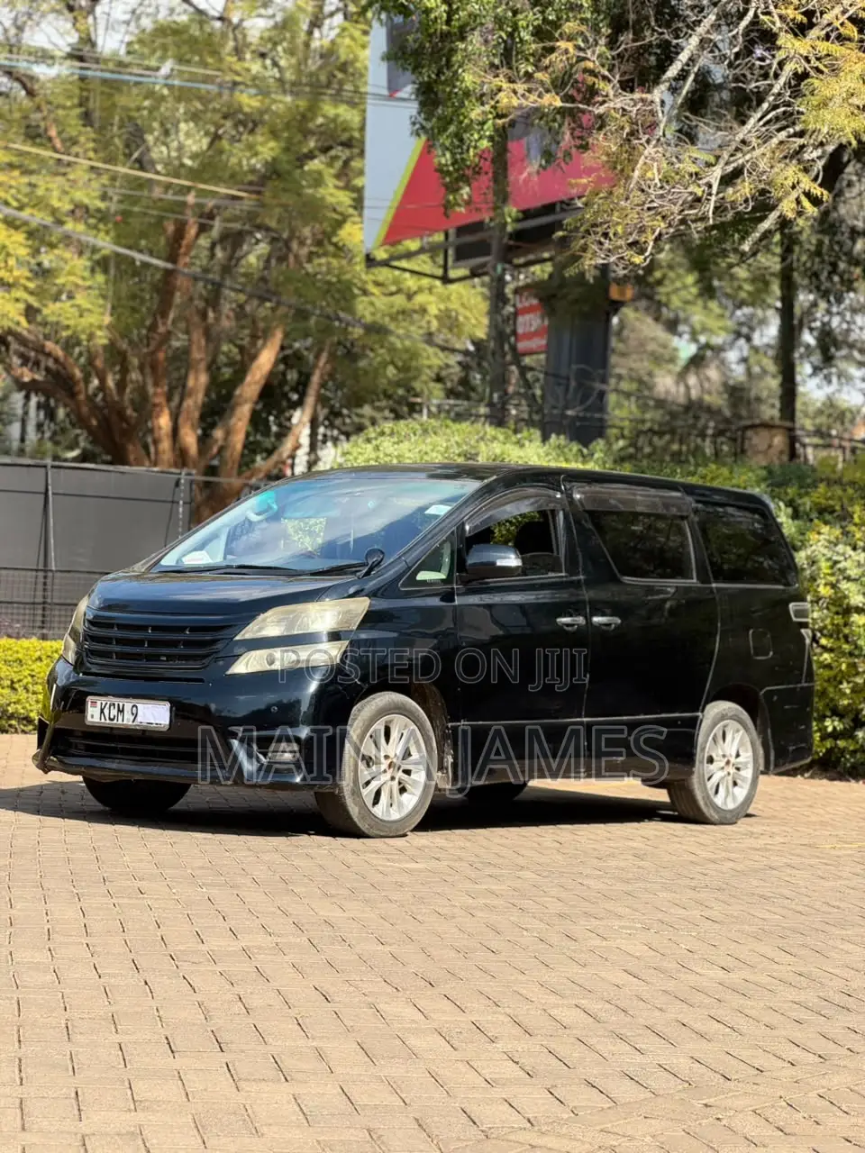 Toyota Vellfire V 2.4 FWD 8-Seater 2010 Black