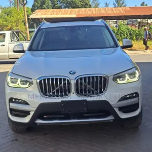 BMW X3 2019 Off white