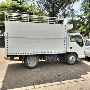 Isuzu ELF Truck 2003 White