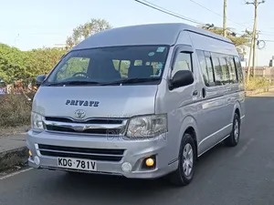Toyota Quantum 2014 Silver