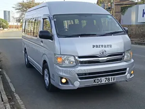 Toyota Quantum 2014 Silver