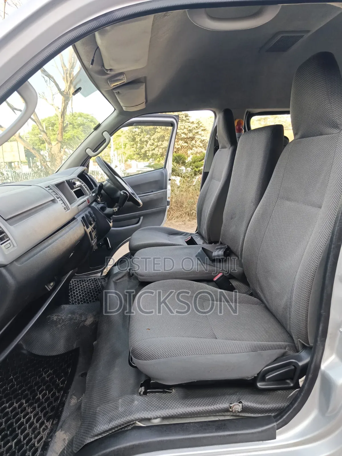 Toyota Quantum 2014 Silver