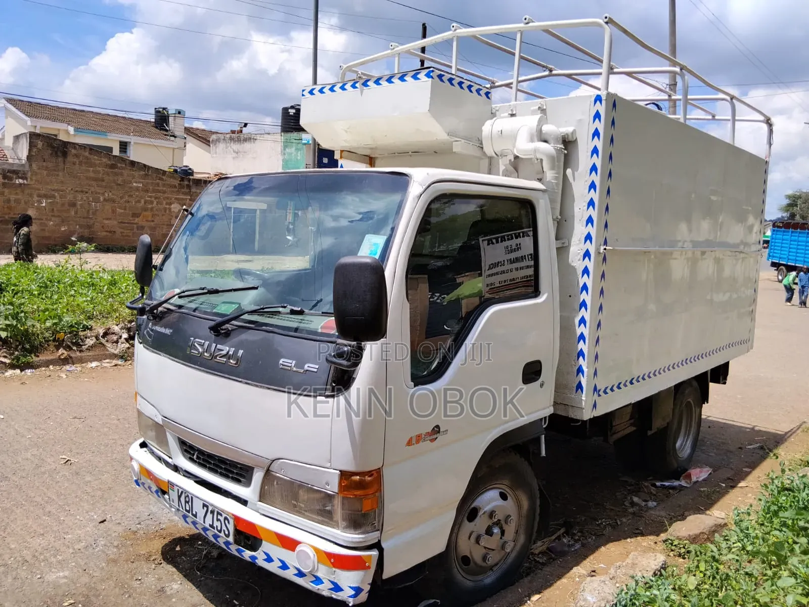Isuzu ELF Truck 2003 White