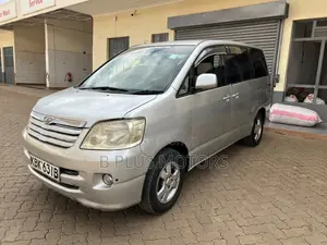 Toyota Noah 2002 Silver