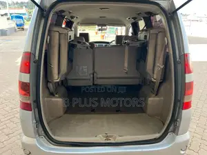 Toyota Noah 2002 Silver