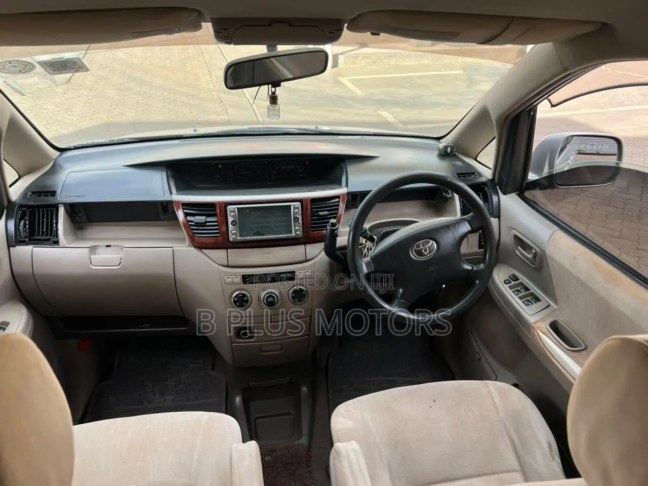 Toyota Noah 2002 Silver