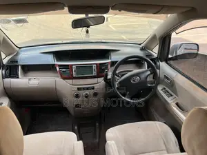 Toyota Noah 2002 Silver