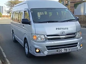 Toyota HiAce 2014 White