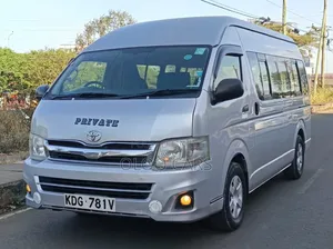 Toyota HiAce 2014 White