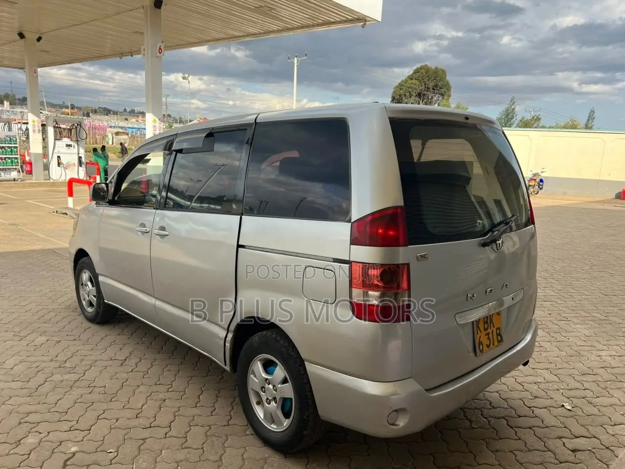 Toyota Noah 2002 Silver