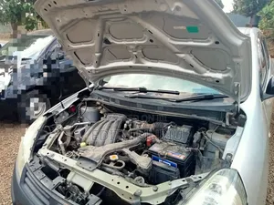 Nissan Advan 2010 Silver