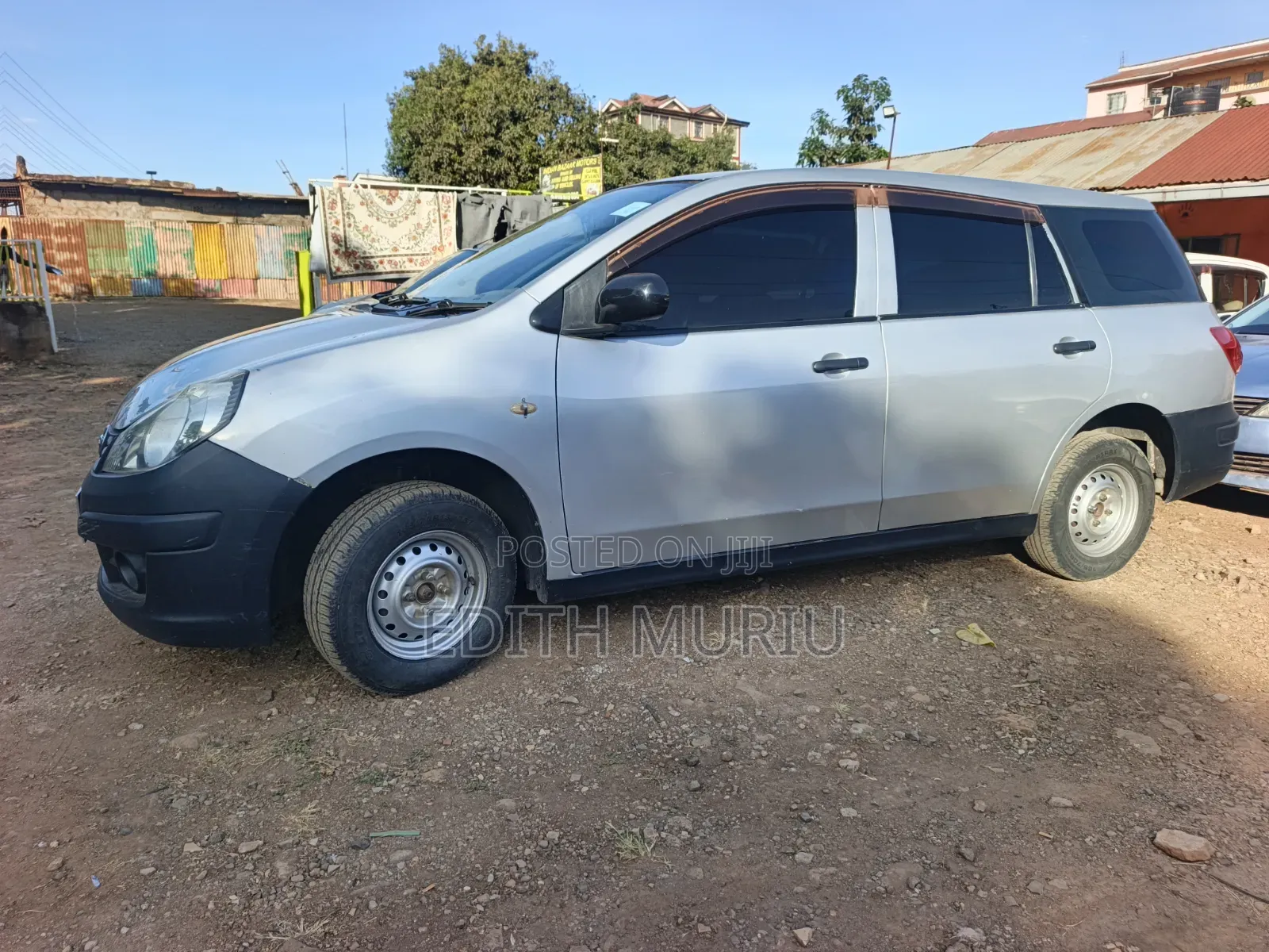 Nissan Advan 2010 Silver