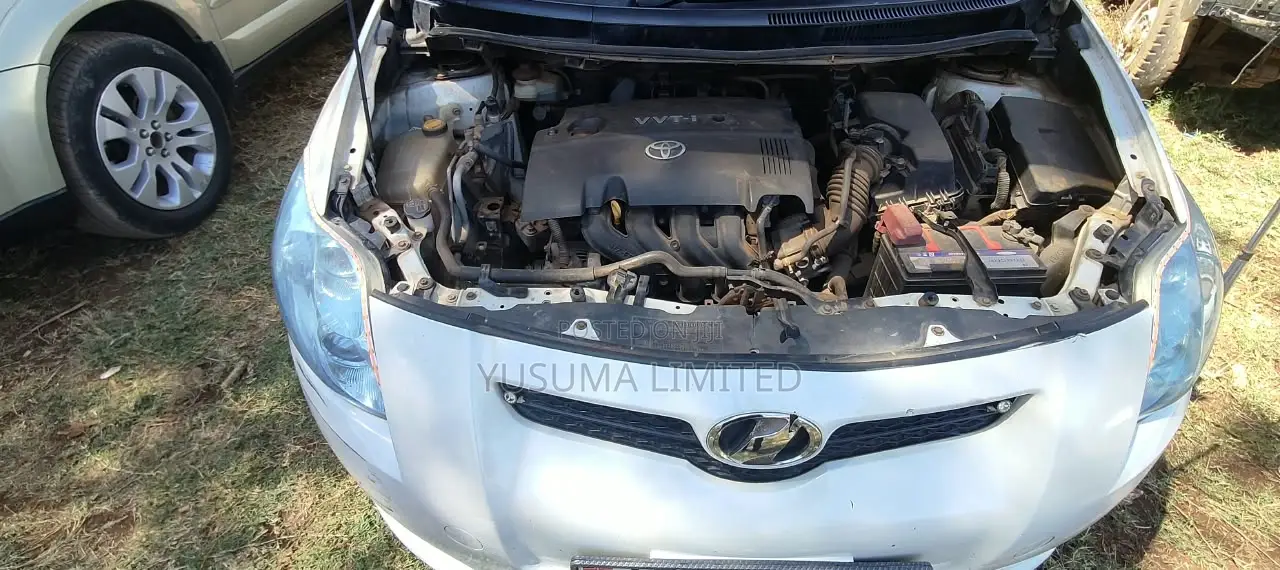Toyota Auris 2010 White