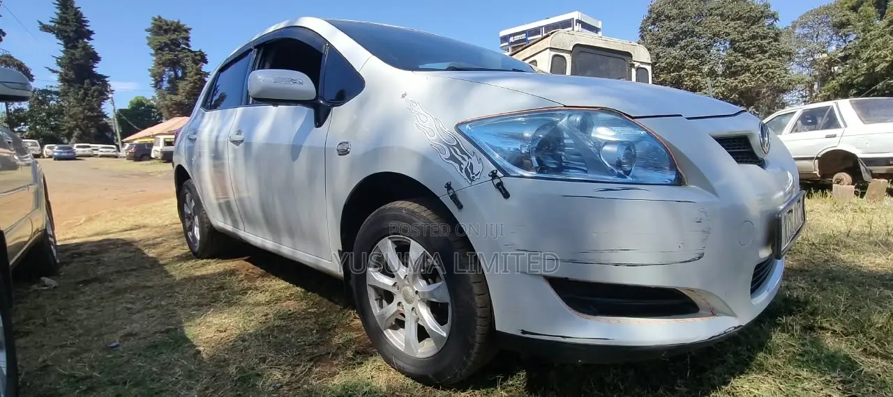 Toyota Auris 2010 White