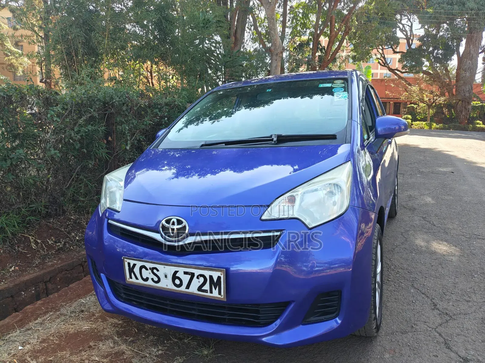 Toyota Ractis 2011