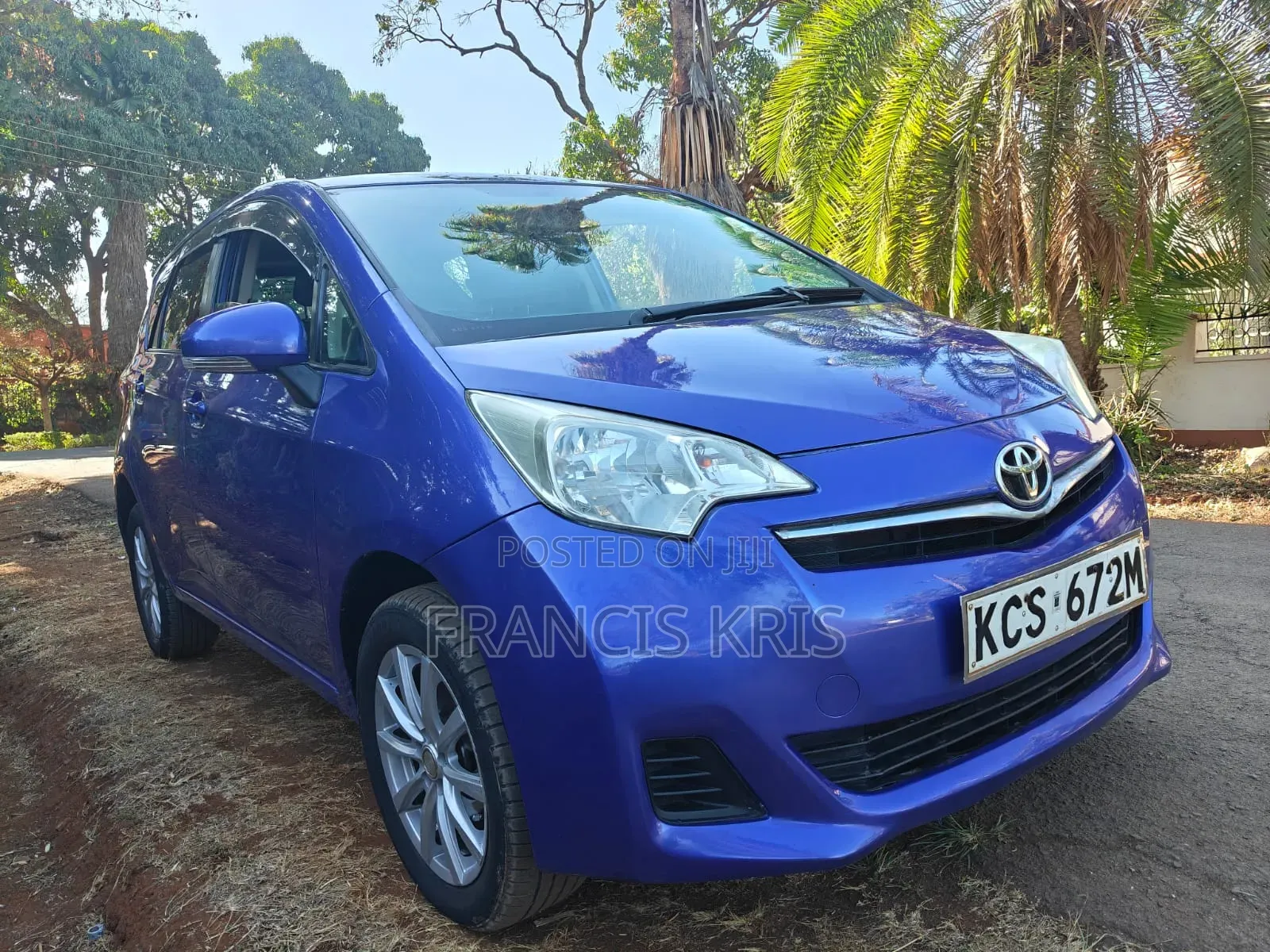Toyota Ractis 2011