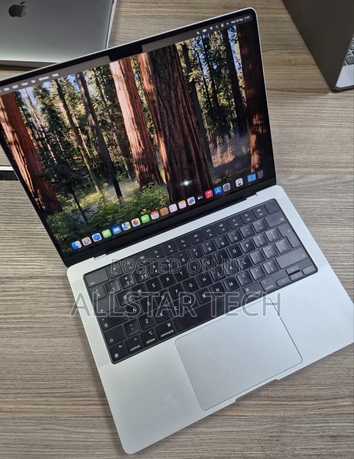 Laptop Apple MacBook Pro 2021 M1 16GB Apple M1 Pro SSD 512GB