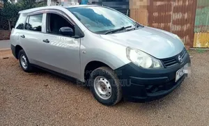 Nissan Advan 2010 Silver