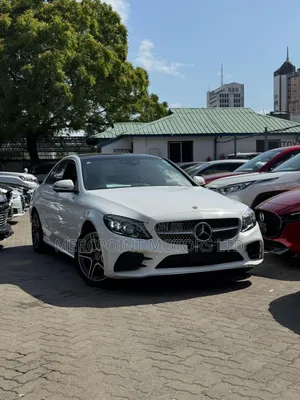Mercedes-Benz C200 2019 White