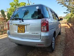 Toyota Raum 2008 Silver