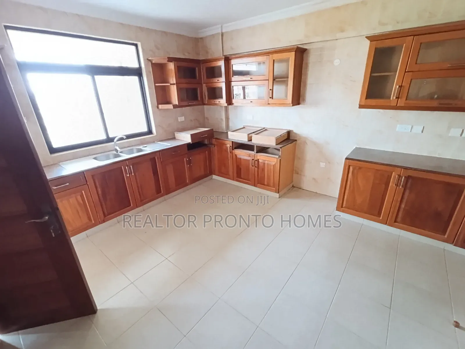 3bdrm Apartment in Valley Arcade for rent