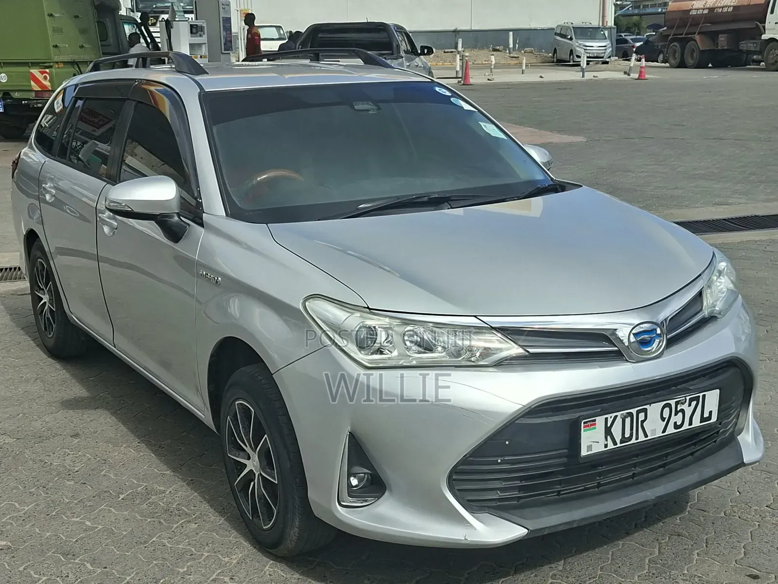 Toyota Corolla Fielder 2017 Silver