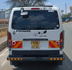 Toyota HiAce 2015 White