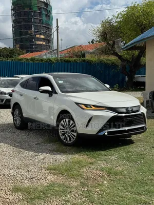Toyota Harrier 2.0 4WD 2020 White