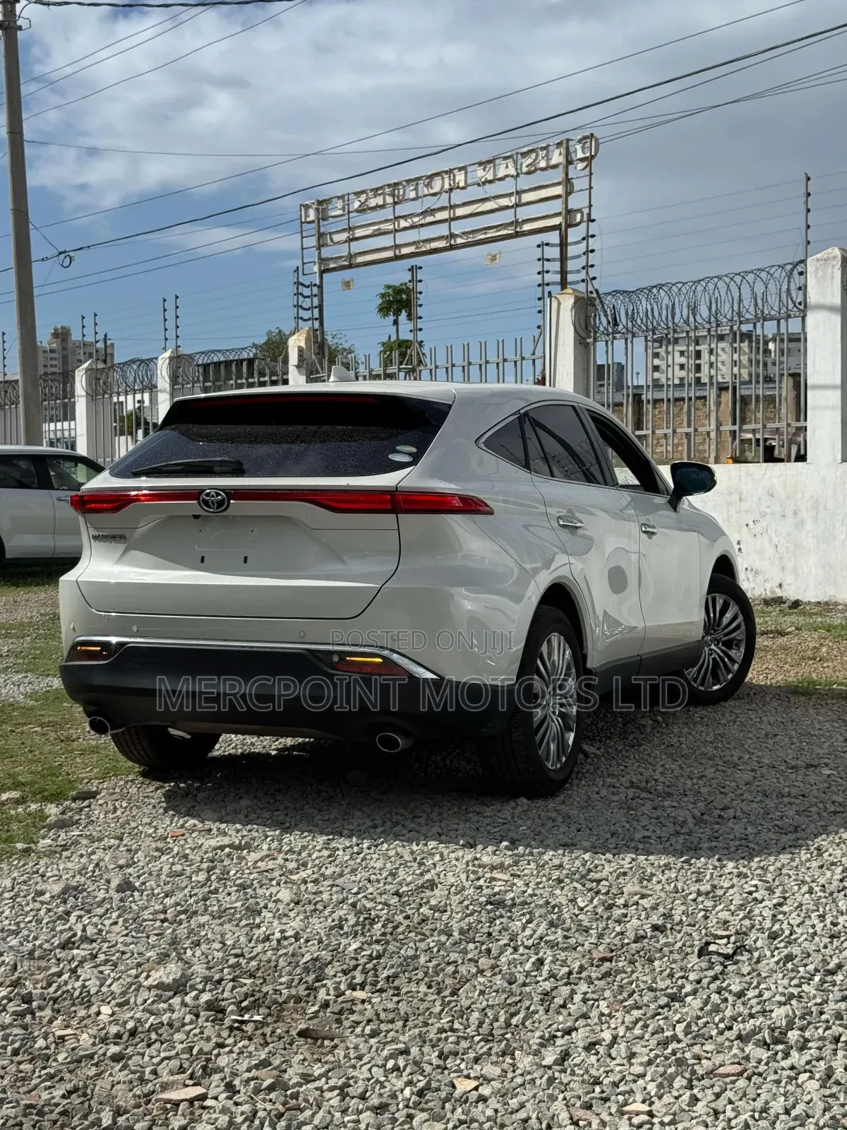 Toyota Harrier 2.0 4WD 2020 White