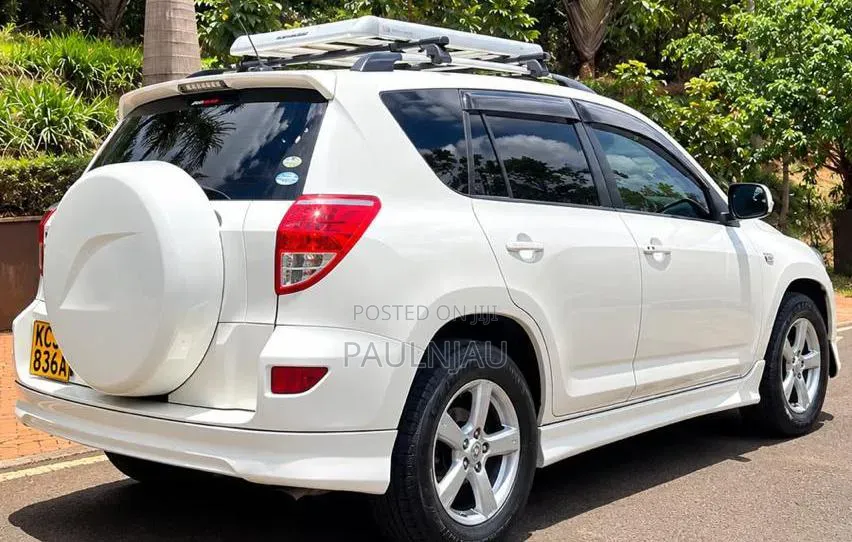 Toyota RAV4 2009 White