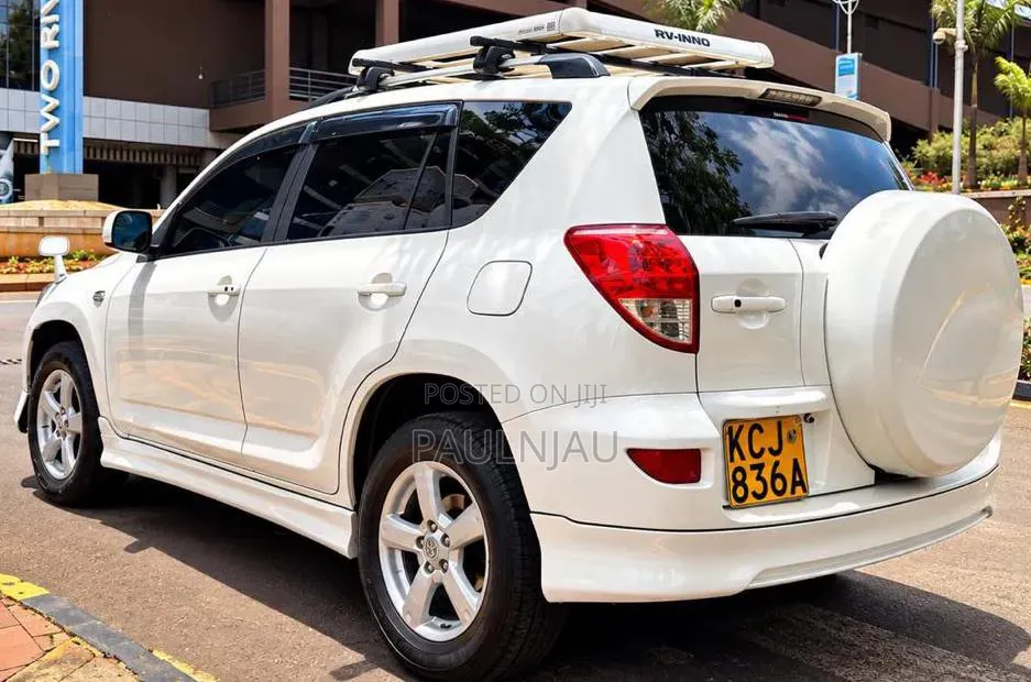 Toyota RAV4 2009 White