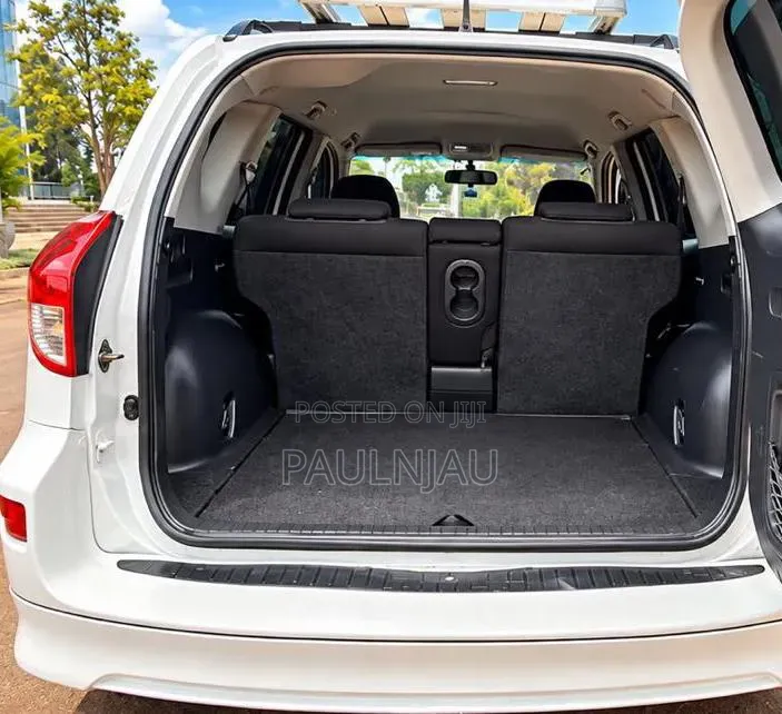 Toyota RAV4 2009 White