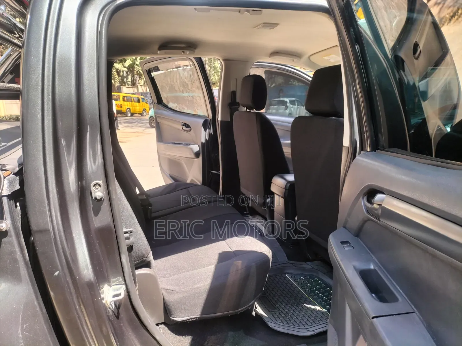 Isuzu D-MAX 2022 Gray
