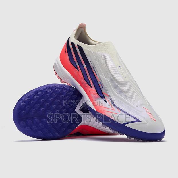 F50 Hyperfast "Chaos vs Control" - White Edition Laceless AG Shoes - main view